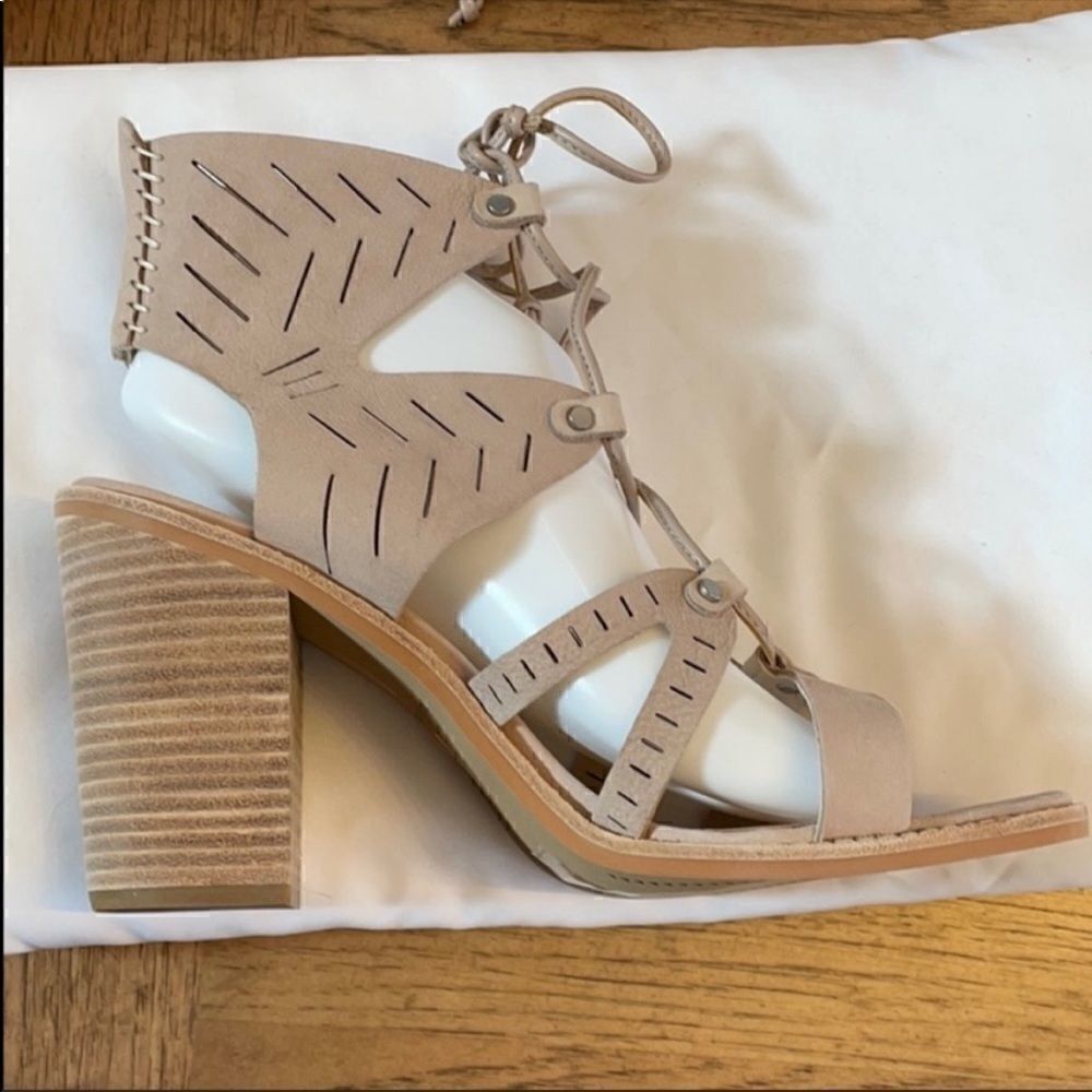 DOLCE VITA STRAPPY NUBUCK SANDALS.  NEW. - Picture 5 of 11